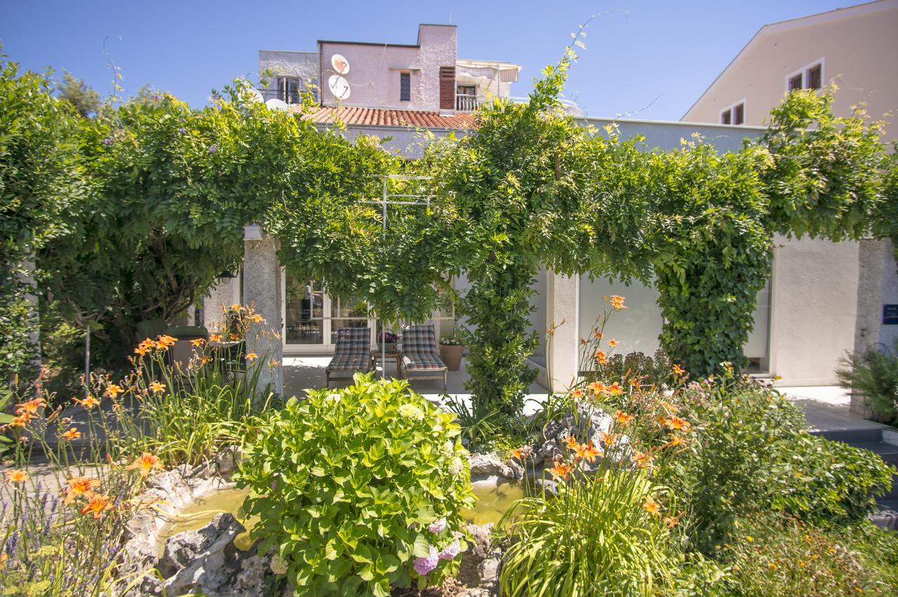 Stefs Place Pjescana Uvala